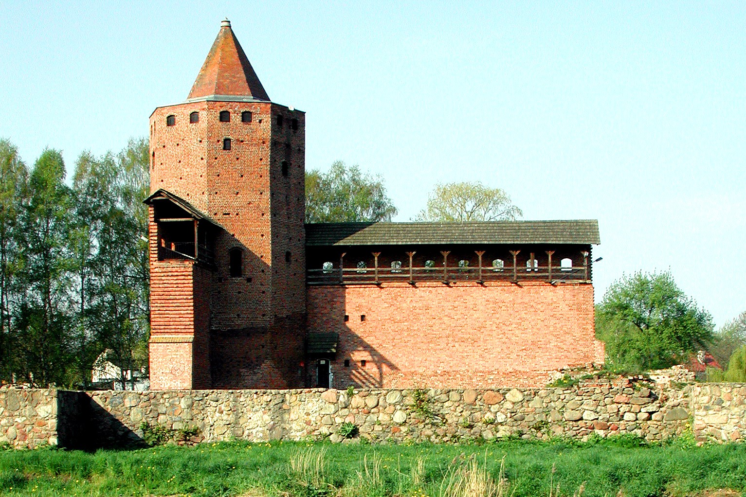 Rawa_zamek.JPG