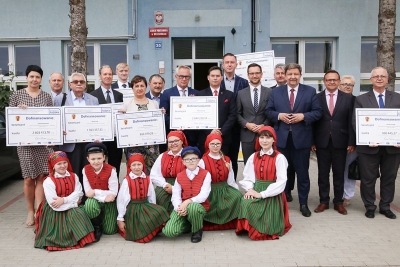 Sale gimnastyczne i boiska za 5 procent wartości