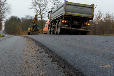Ponad 10 km nowych i przebudowanych dr&oacute;g. Kolejne &nbsp;inwestycje w wojew&oacute;dztwie ł&oacute;dzkim.