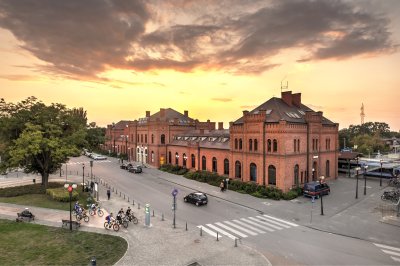 Dworzec kolejowy w Skierniewicach