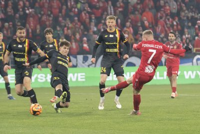 Piłka nożna. Widzew Ł&oacute;dź w tarapatach. Mecz w Kielcach może słono kosztować