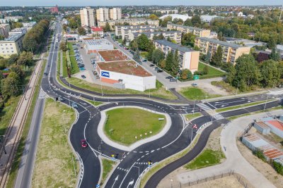 P&oacute;ł roku rob&oacute;t i rondo w Zgierzu już gotowe. Przejechali nim pierwsi kierowcy