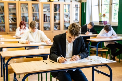 Ósmoklasiści z województwa łódzkiego zaczęli egzaminacyjny maraton