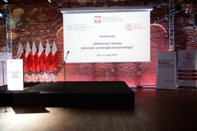 O wsparciu dla samorządów