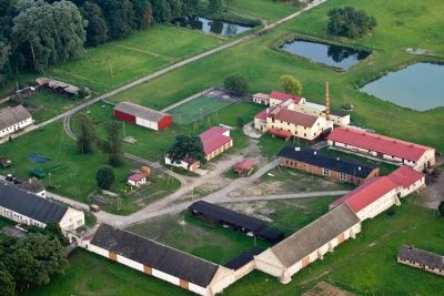 Widok na ośrodek z lotu ptaka.