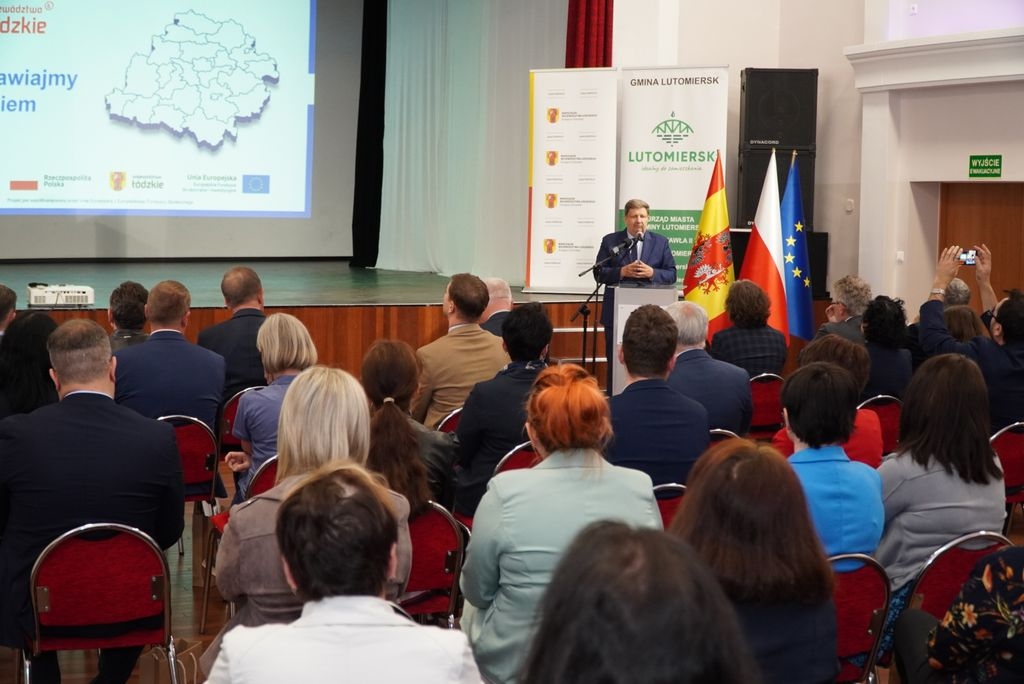 O środkach europejskich i projektach społecznych na spotkaniu w Lutomiersku